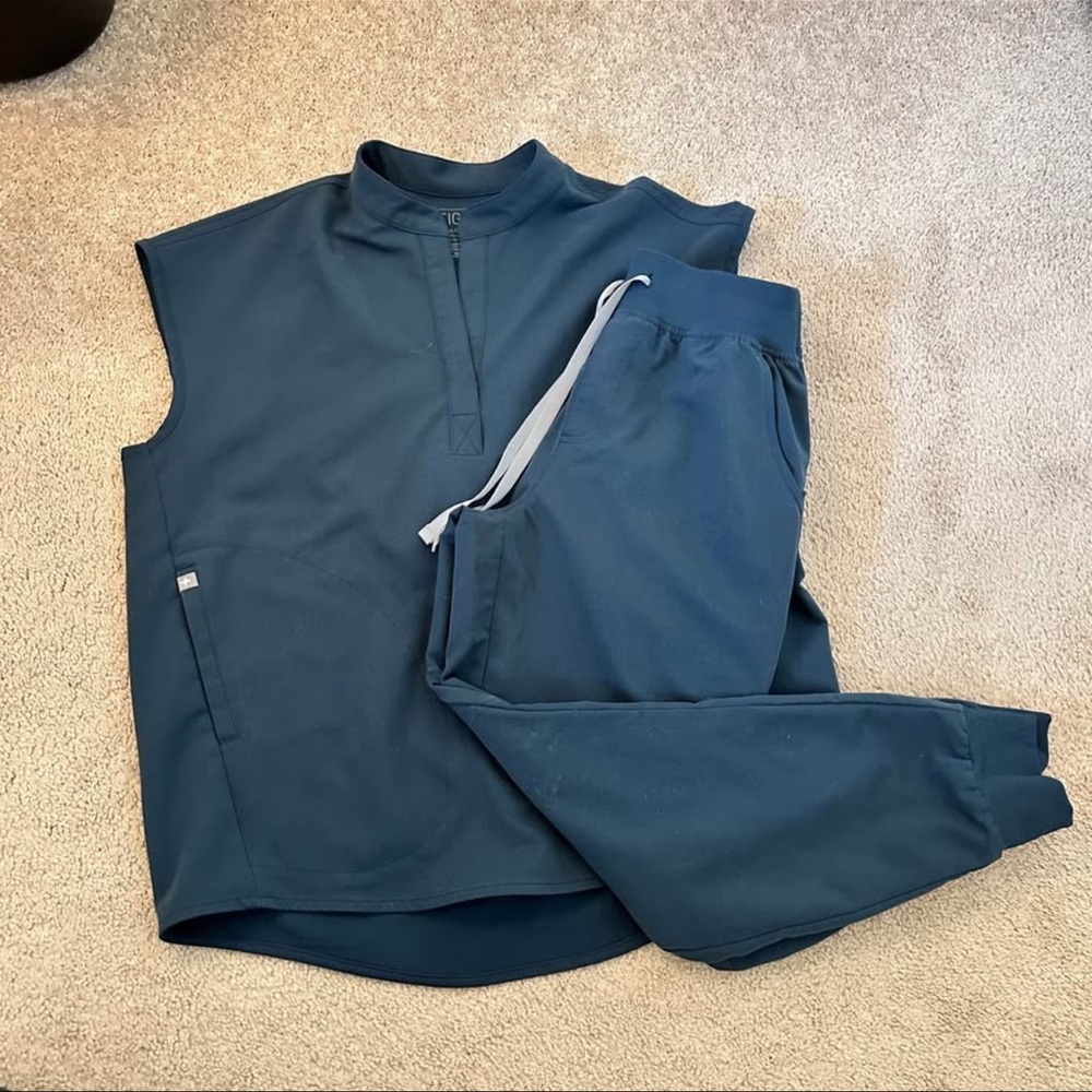 Figs Women Scrub Set